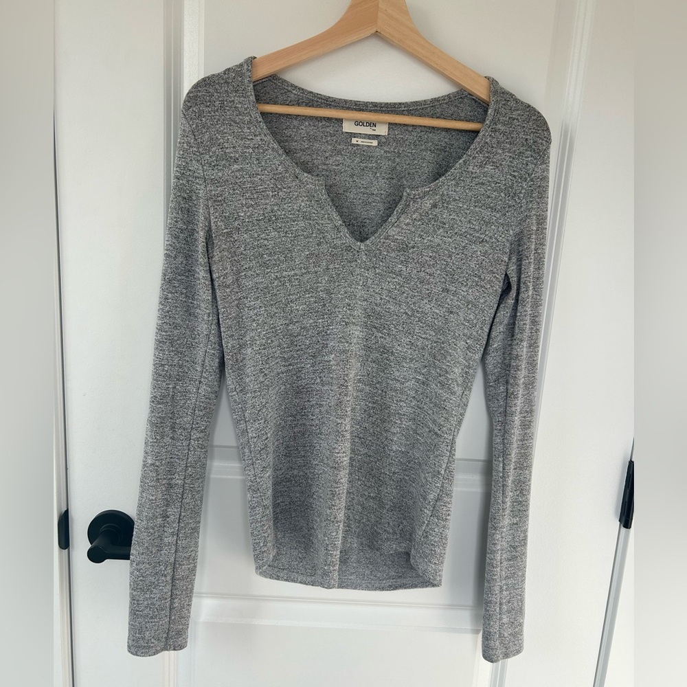 Golden by TNA Heather Gray V-Neck Long Sleeve Top